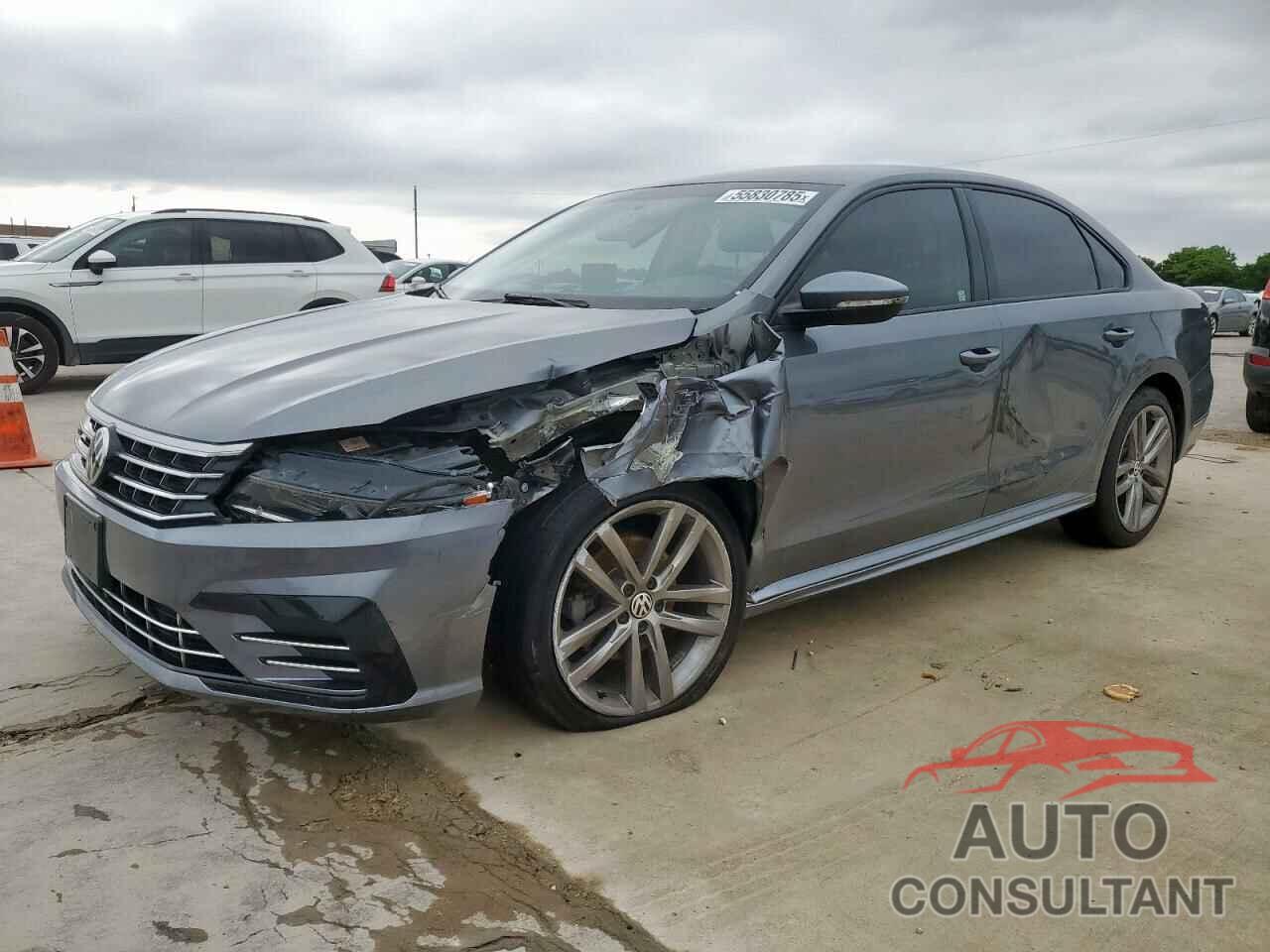 VOLKSWAGEN PASSAT 2018 - 1VWAA7A30JC019776