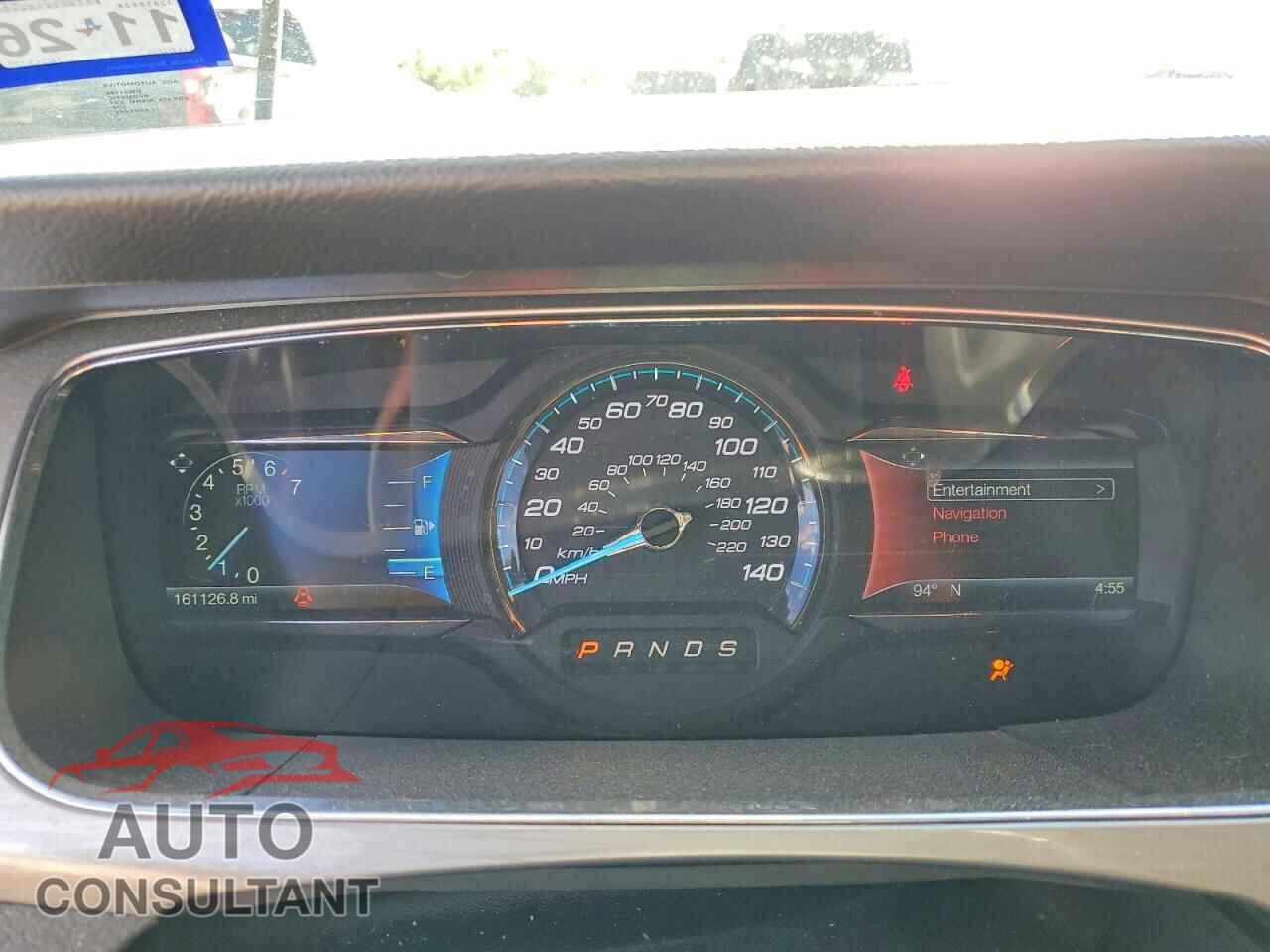 FORD TAURUS 2017 - 1FAHP2E84HG133281