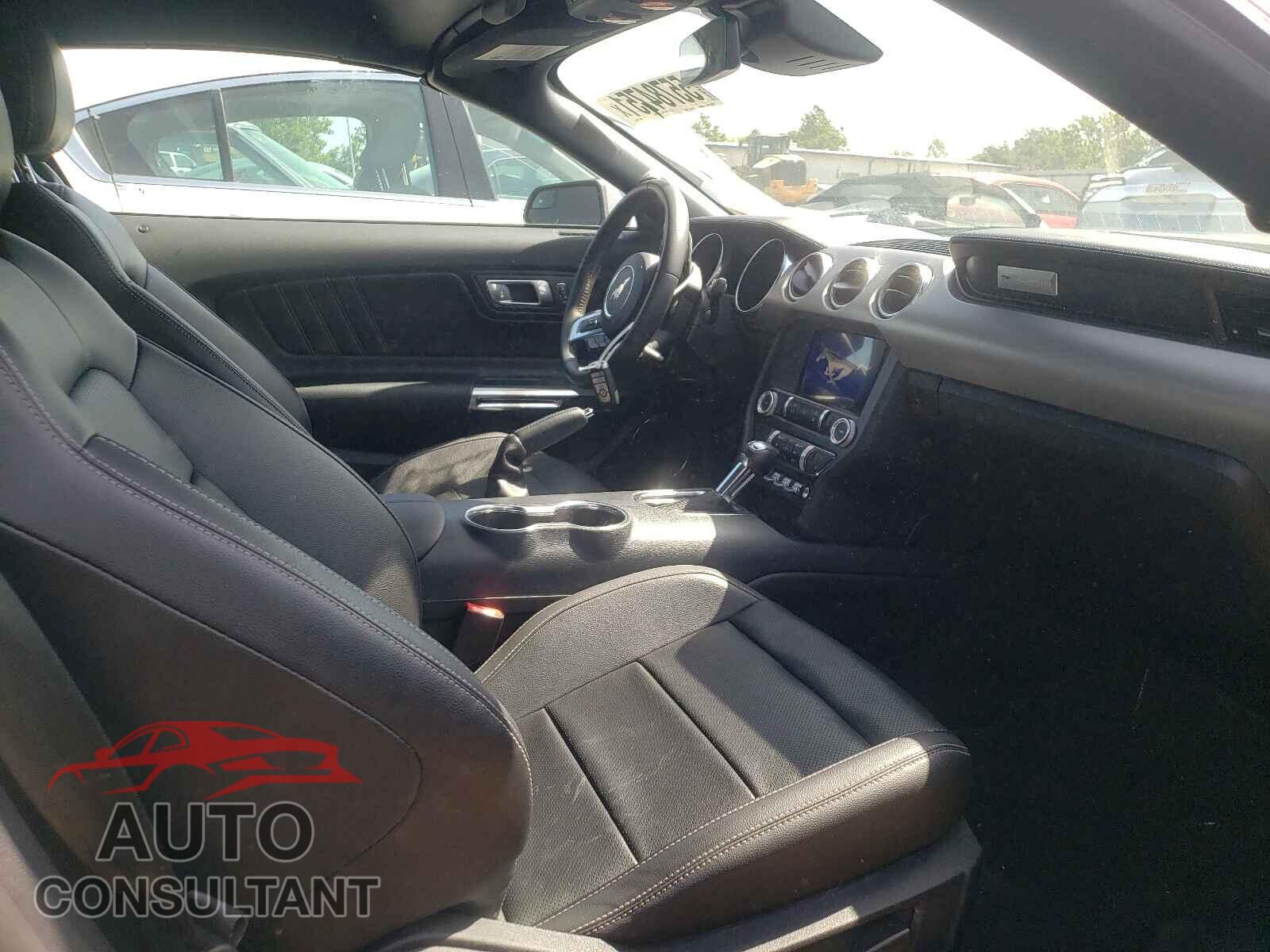 FORD MUSTANG 2021 - 1FATP8UH3M5100678