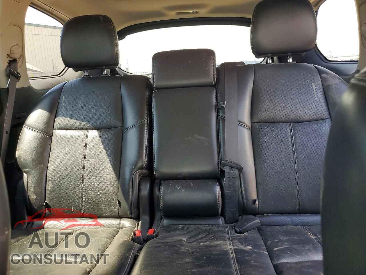 NISSAN PATHFINDER 2017 - 5N1DR2MM3HC647546