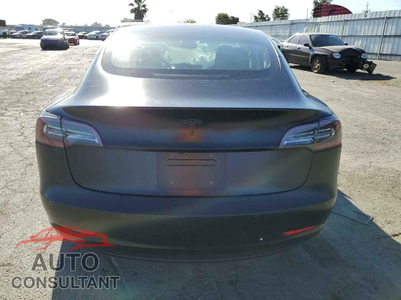 TESLA MODEL 3 2018 - 5YJ3E1EB6JF105420