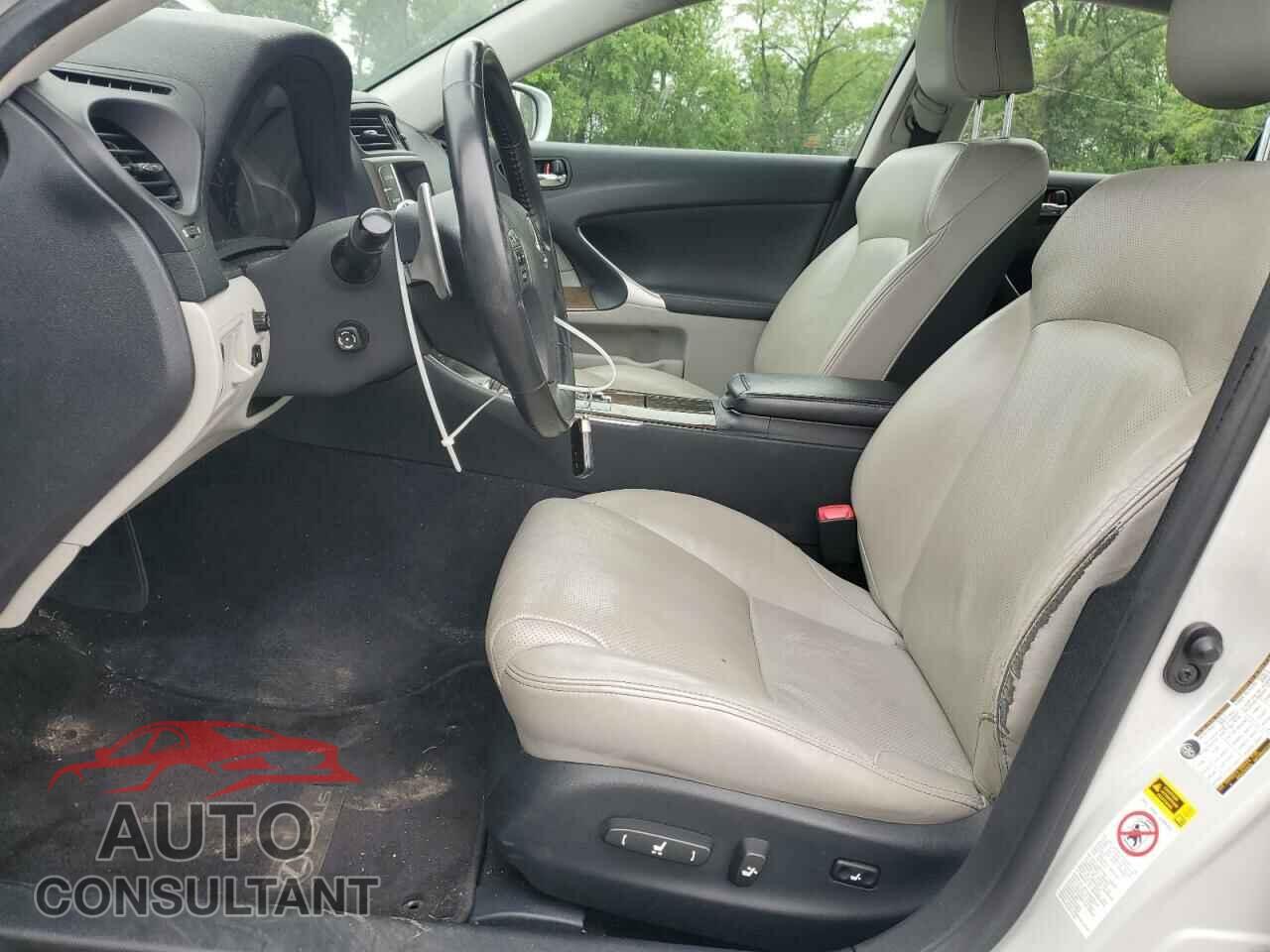 LEXUS IS 2010 - JTHCF5C26A5042892