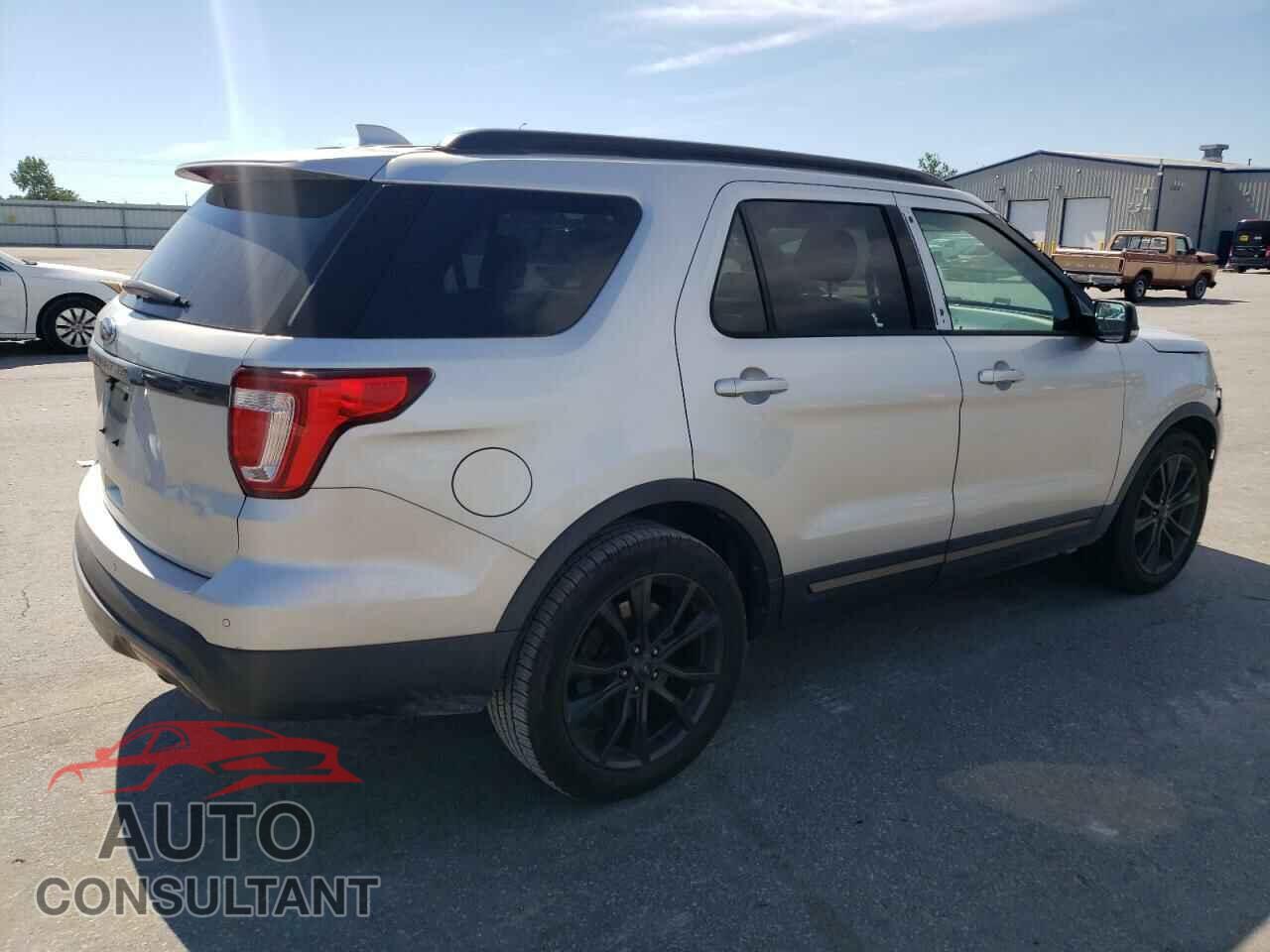 FORD EXPLORER 2017 - 1FM5K7D83HGD10098