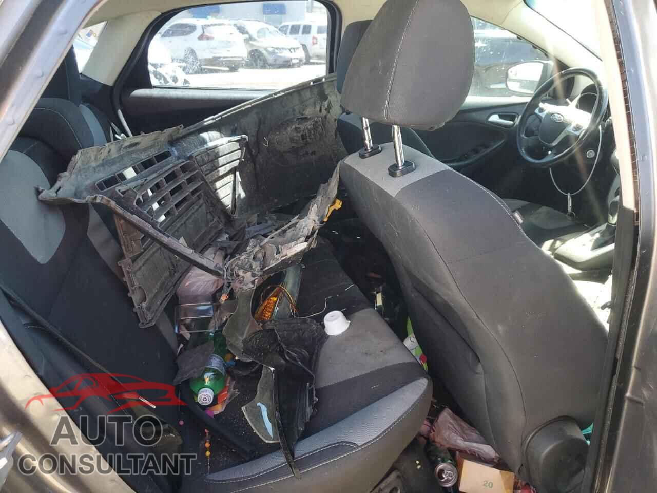 FORD FOCUS 2014 - 1FADP3F22EL271385