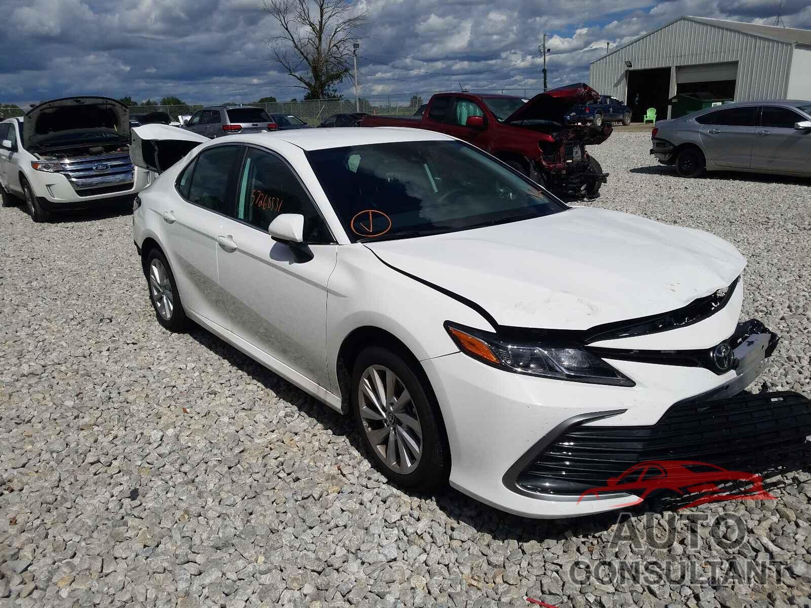 TOYOTA CAMRY 2021 - 4T1C11AK3MU475992