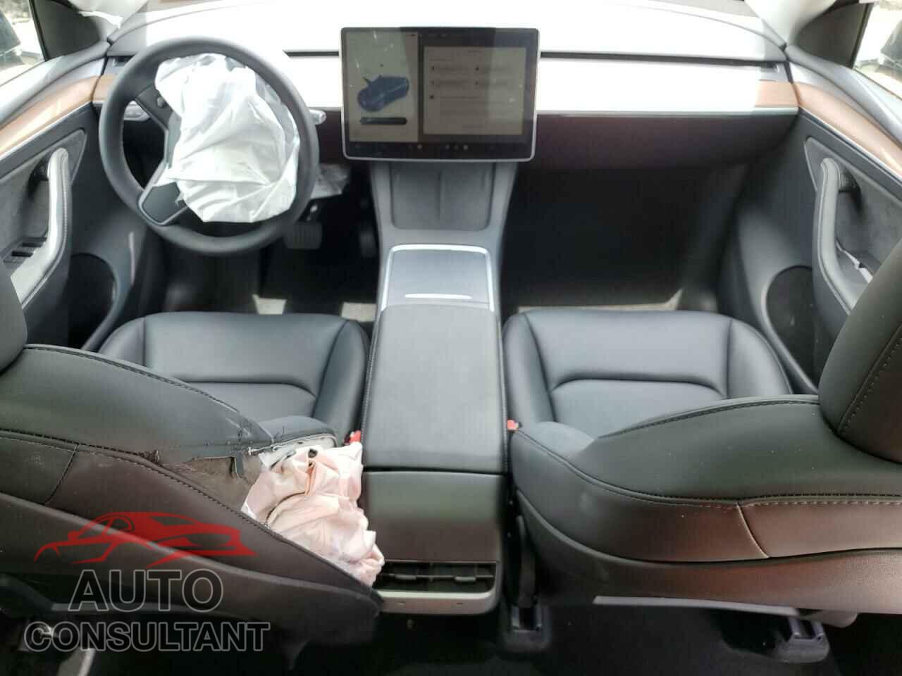 TESLA MODEL Y 2024 - 7SAYGDED2RF040079