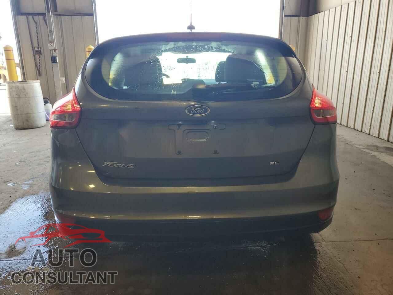 FORD FOCUS 2017 - 1FADP3K24HL286576