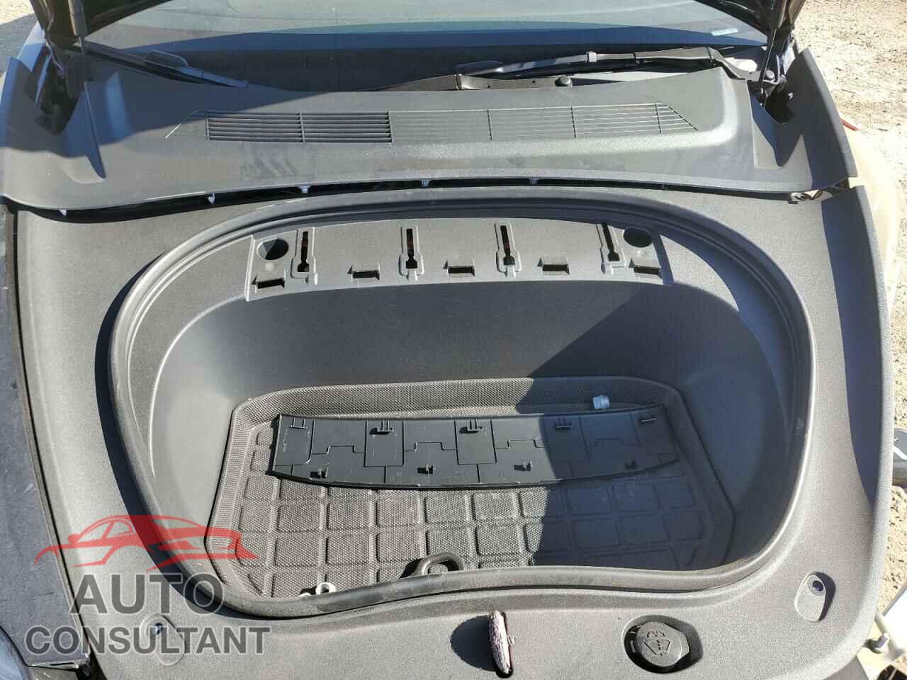 TESLA MODEL 3 2024 - 5YJ3E1EA6RF750135