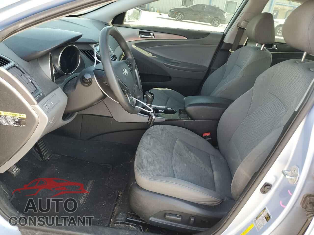 HYUNDAI SONATA 2012 - KMHEC4A40CA020412
