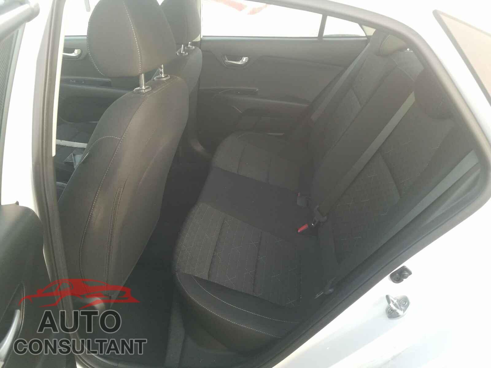 KIA RIO 2019 - 3KPA24AB0KE172223