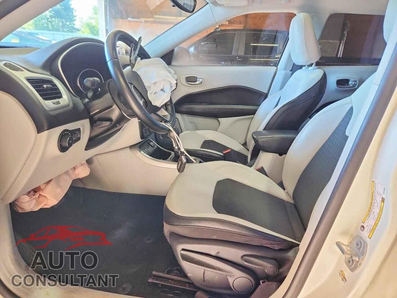 JEEP COMPASS 2019 - 3C4NJCBBXKT819624