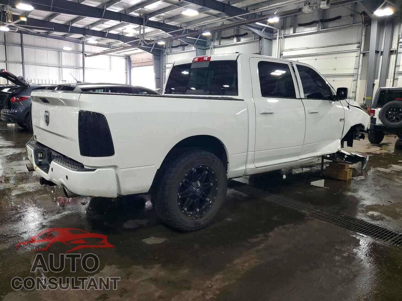DODGE RAM 1500 2012 - 1C6RD7MT5CS252237