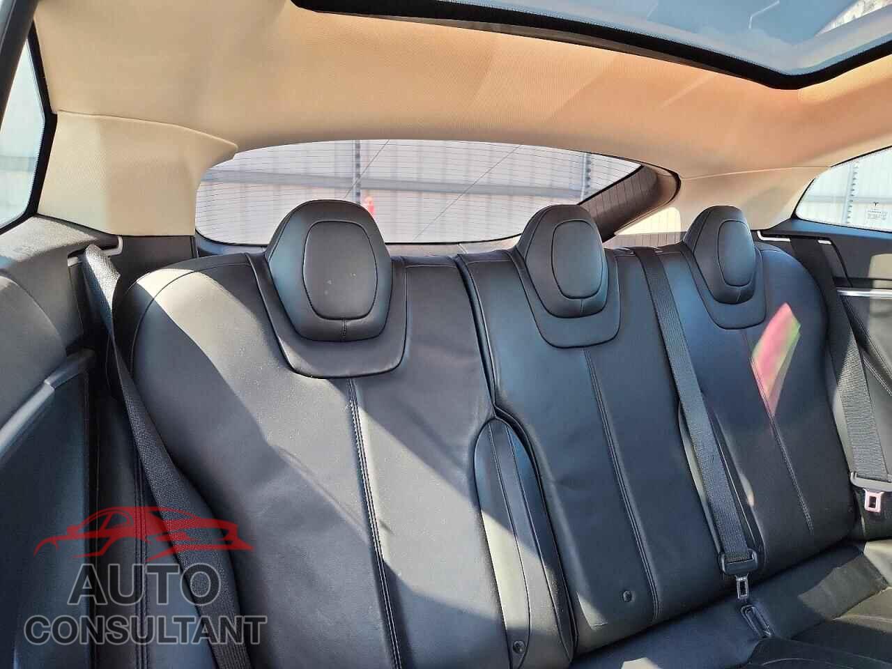 TESLA MODEL S 2013 - 5YJSA1BG5DFP03896