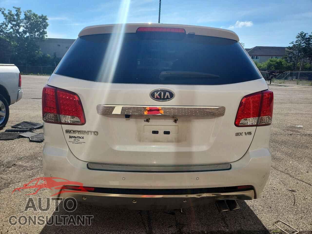 KIA SORENTO 2013 - 5XYKWDA29DG382561