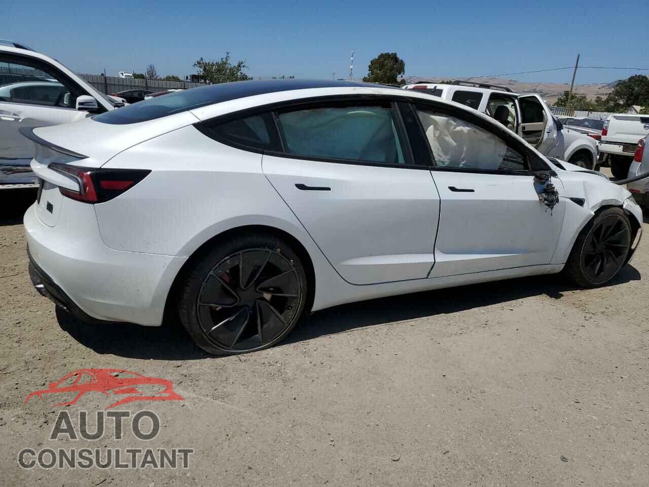 TESLA MODEL 3 2024 - 5YJ3E1ET1RF784484