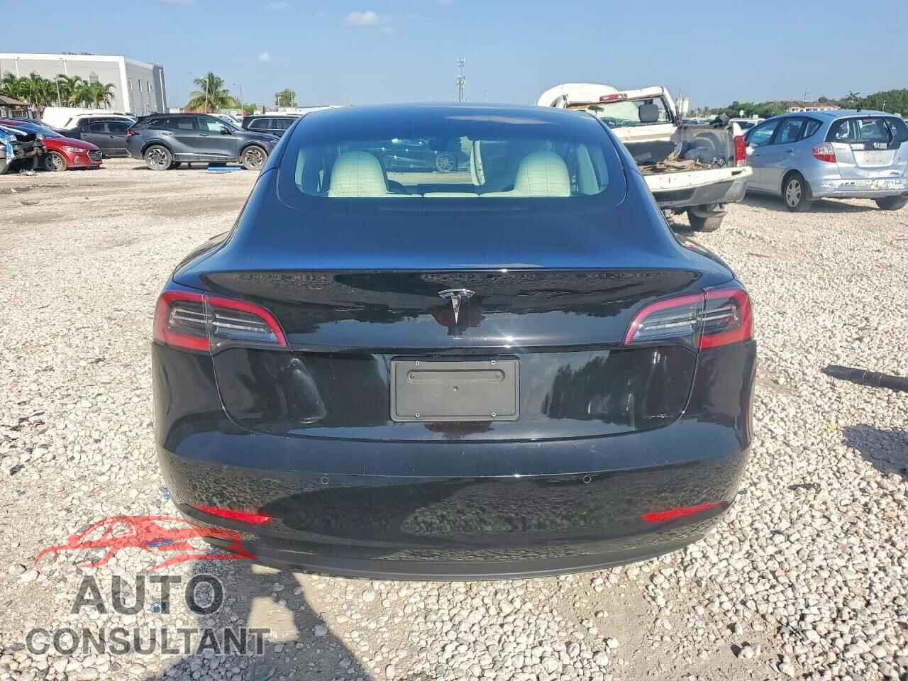 TESLA MODEL 3 2022 - 5YJ3E1EB3NF261906