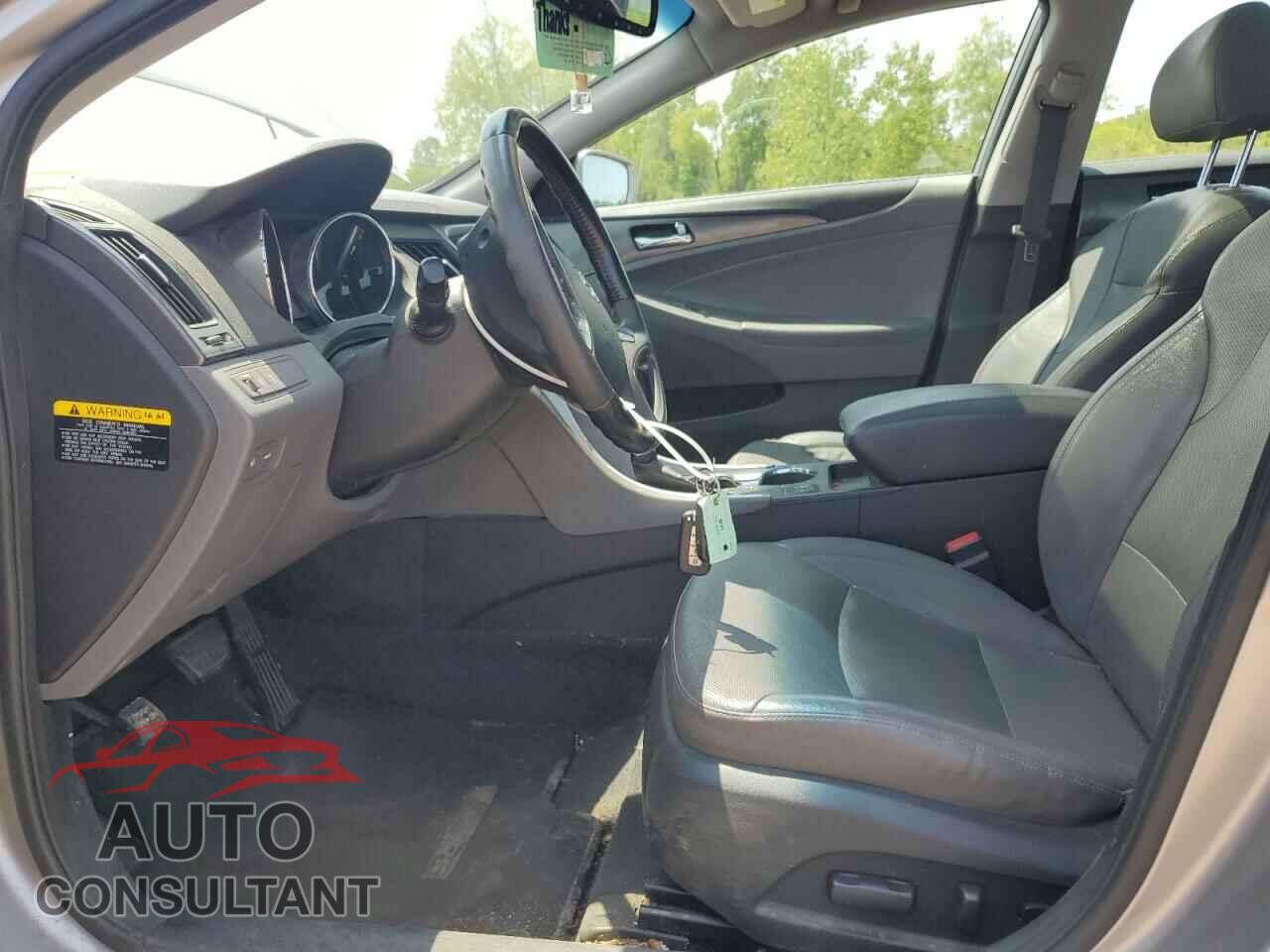 HYUNDAI SONATA 2012 - KMHEC4A47CA054475