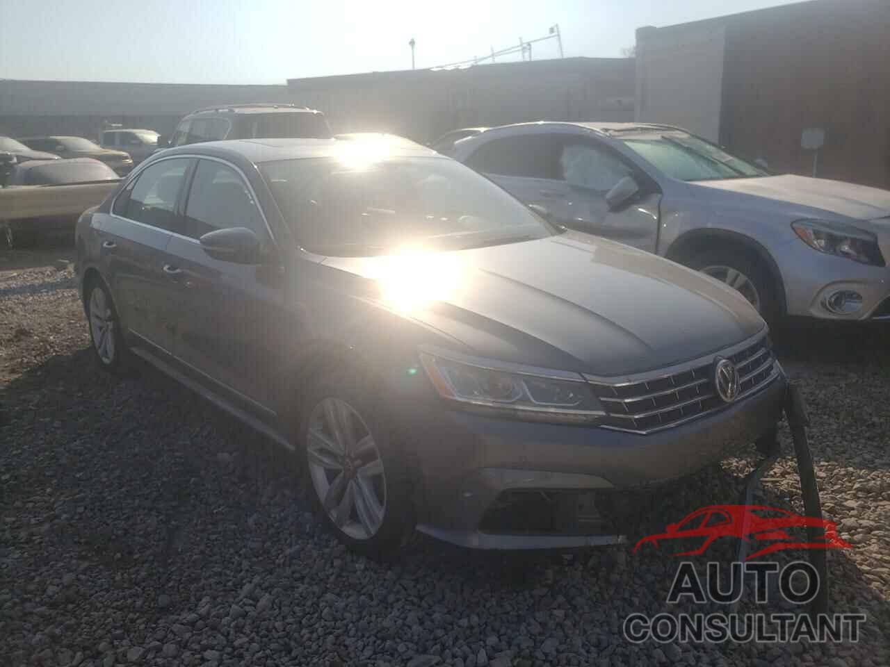 VOLKSWAGEN PASSAT 2017 - 1VWGT7A34HC020458