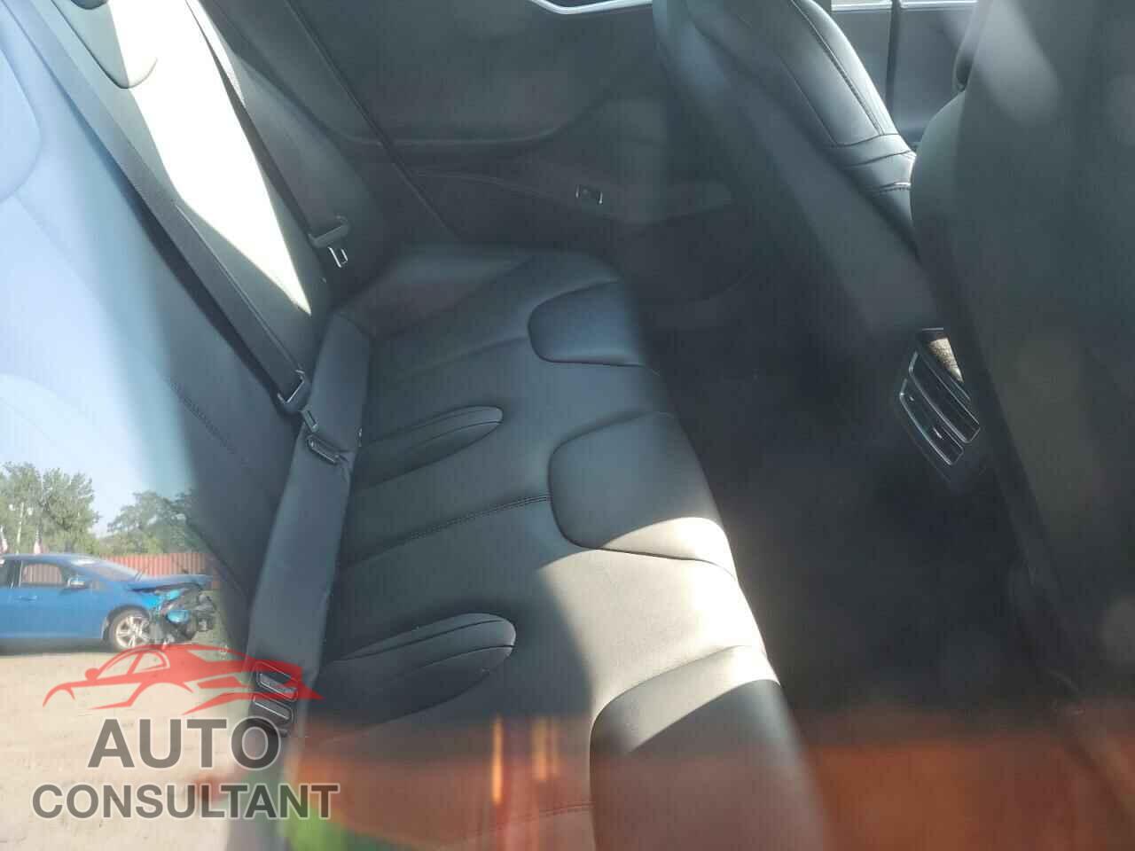TESLA MODEL S 2015 - 5YJSA1H22FF096015