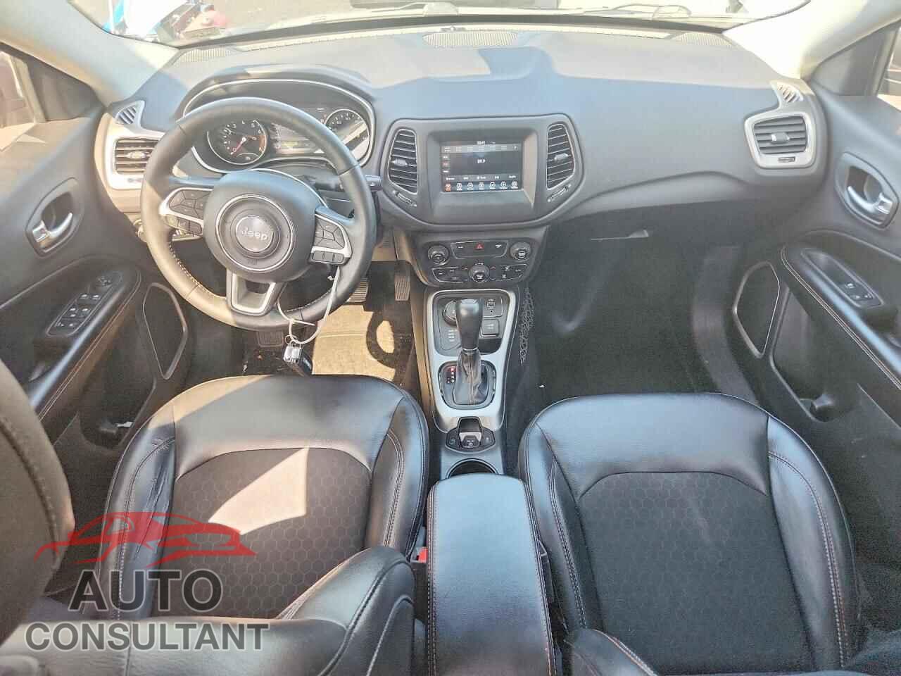 JEEP COMPASS 2018 - 3C4NJDBB7JT162687