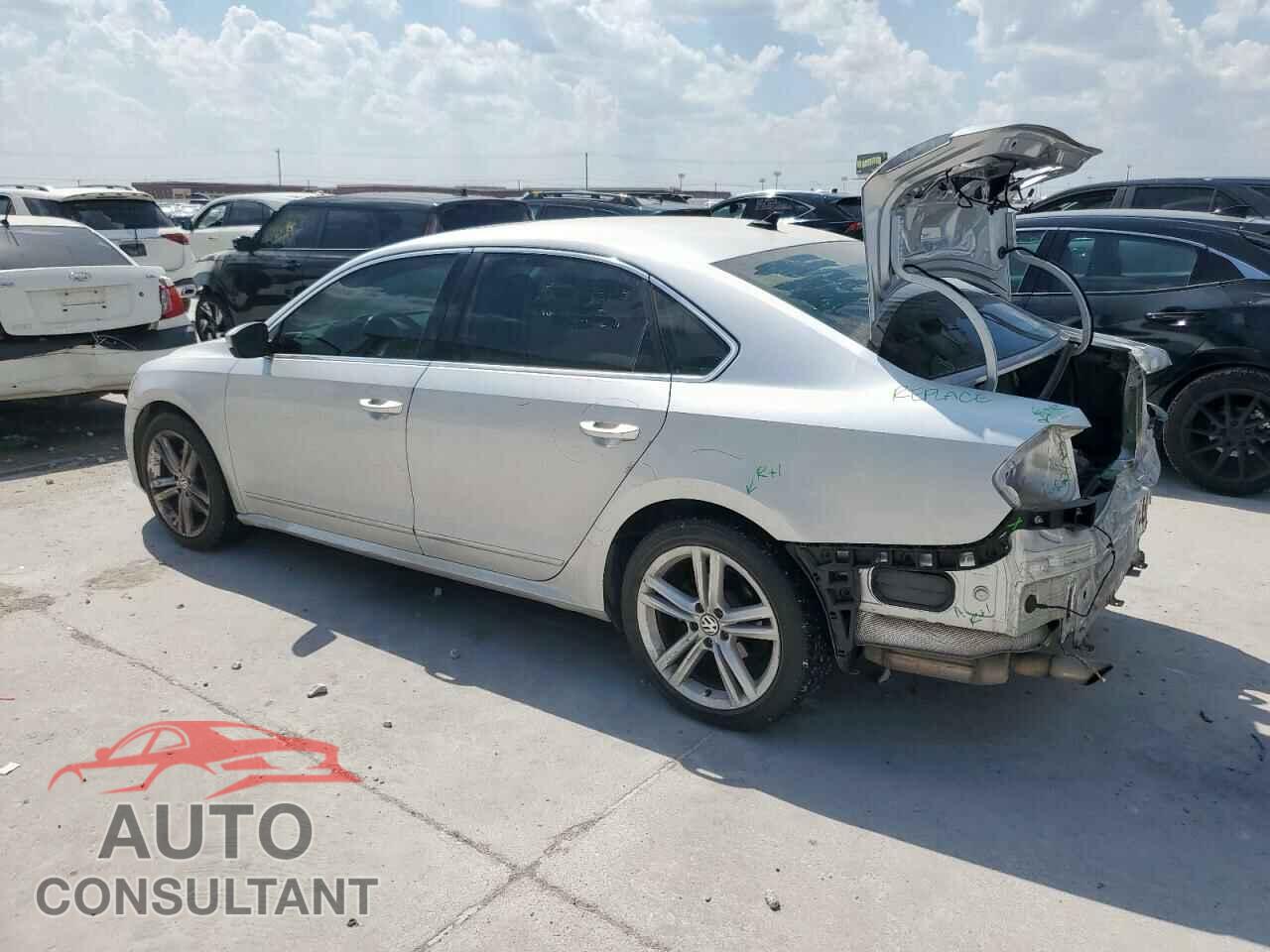 VOLKSWAGEN PASSAT 2015 - 1VWBT7A36FC049189