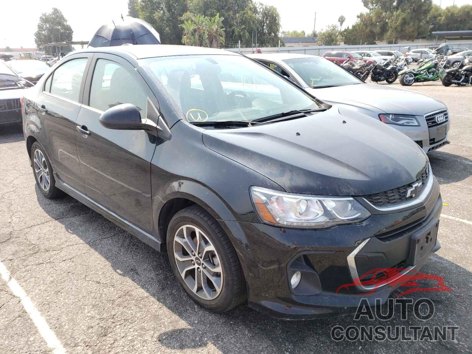 CHEVROLET SONIC 2018 - 1G1JD5SH5J4104849