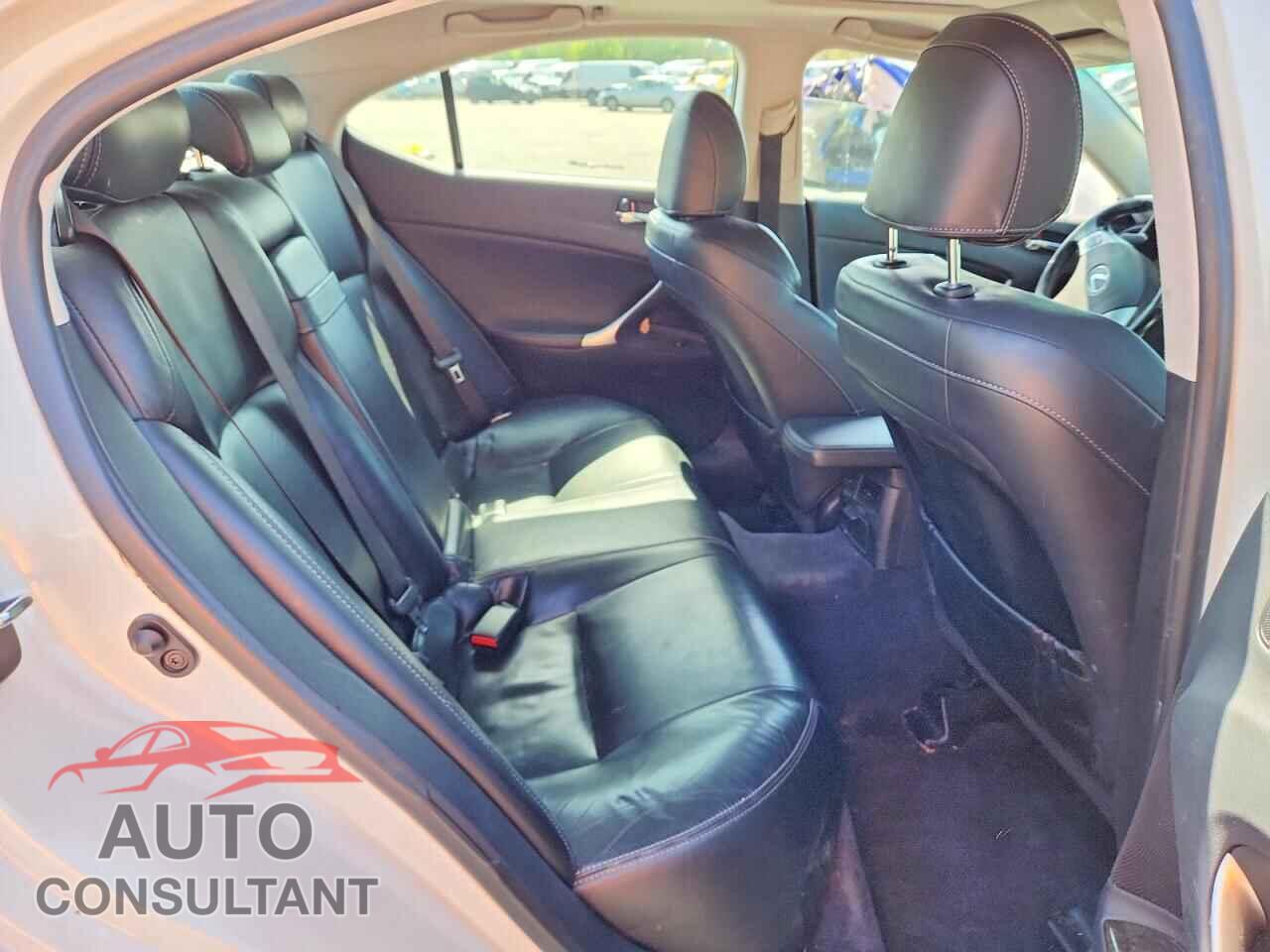 LEXUS IS 2011 - JTHBF5C29B5132518