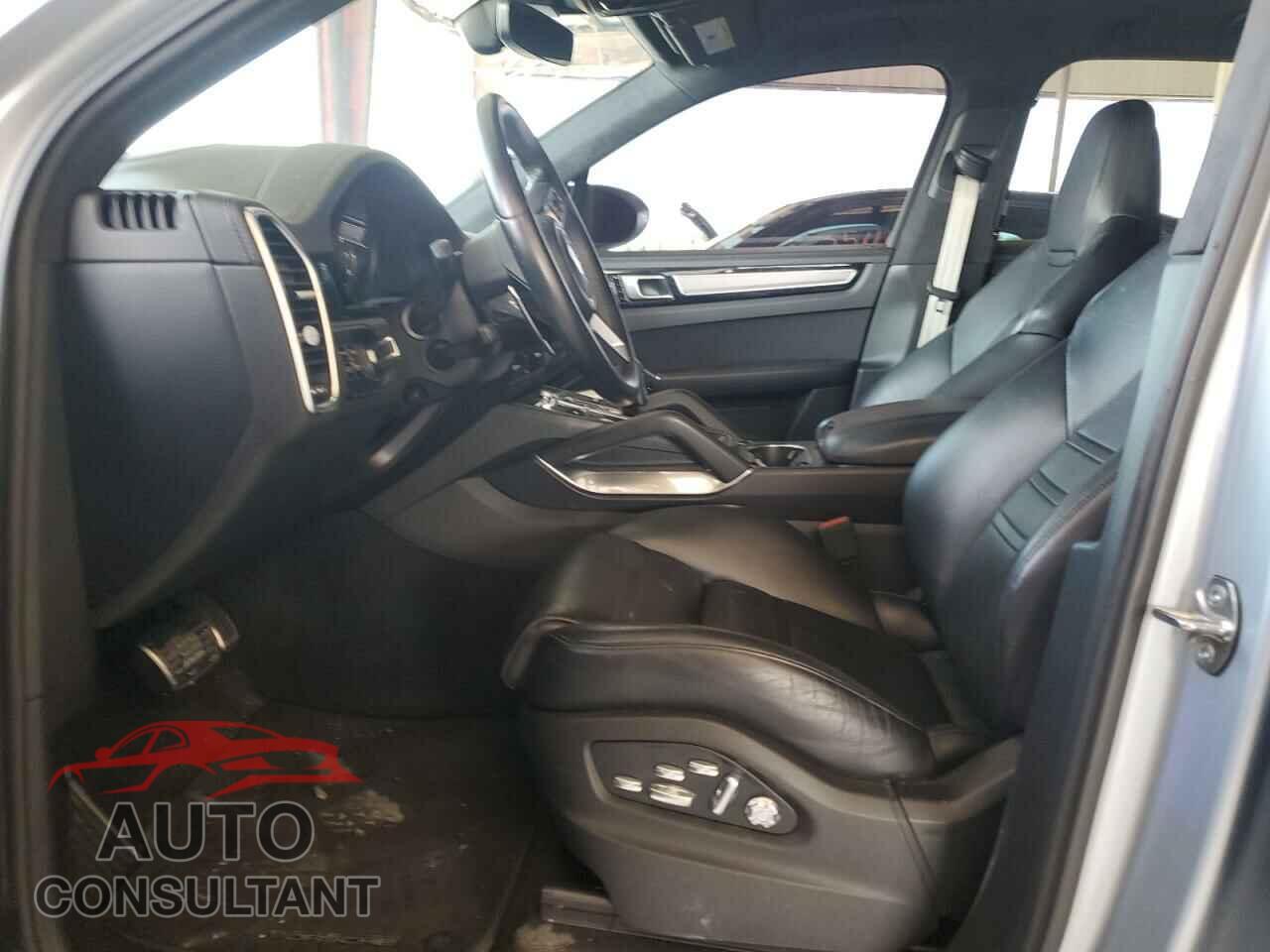 PORSCHE CAYENNE 2019 - WP1AF2AY4KDA80321