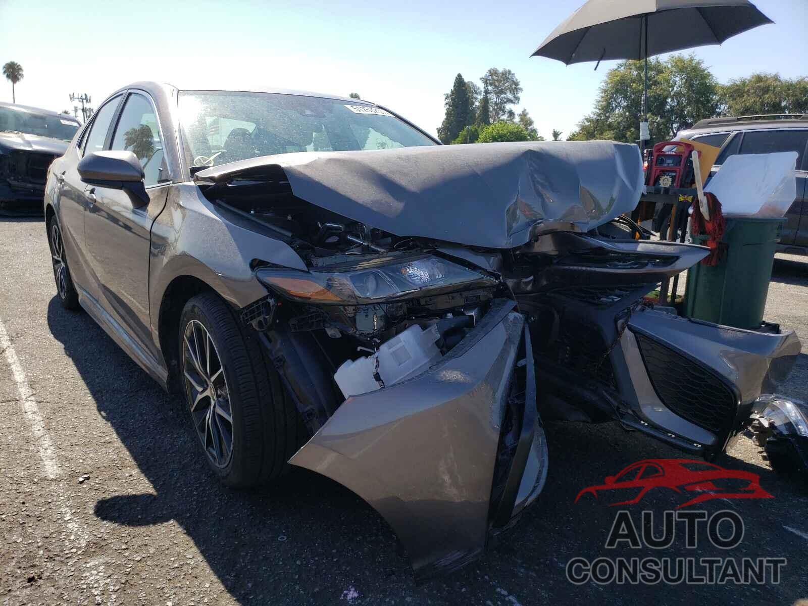 TOYOTA CAMRY 2021 - 4T1G11AK0MU555154