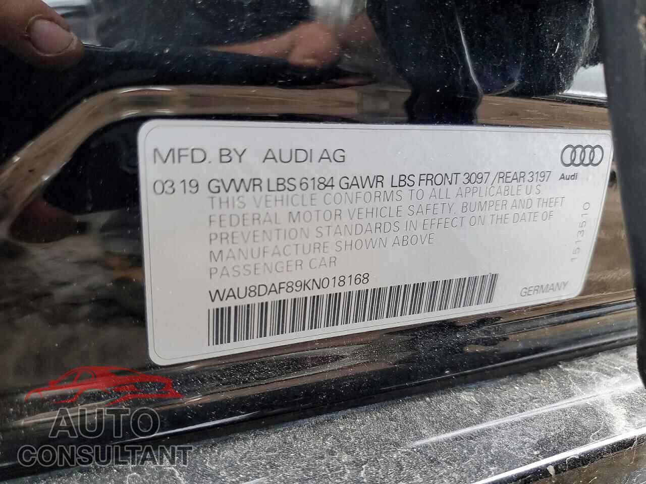 AUDI A8 2019 - WAU8DAF89KN018168