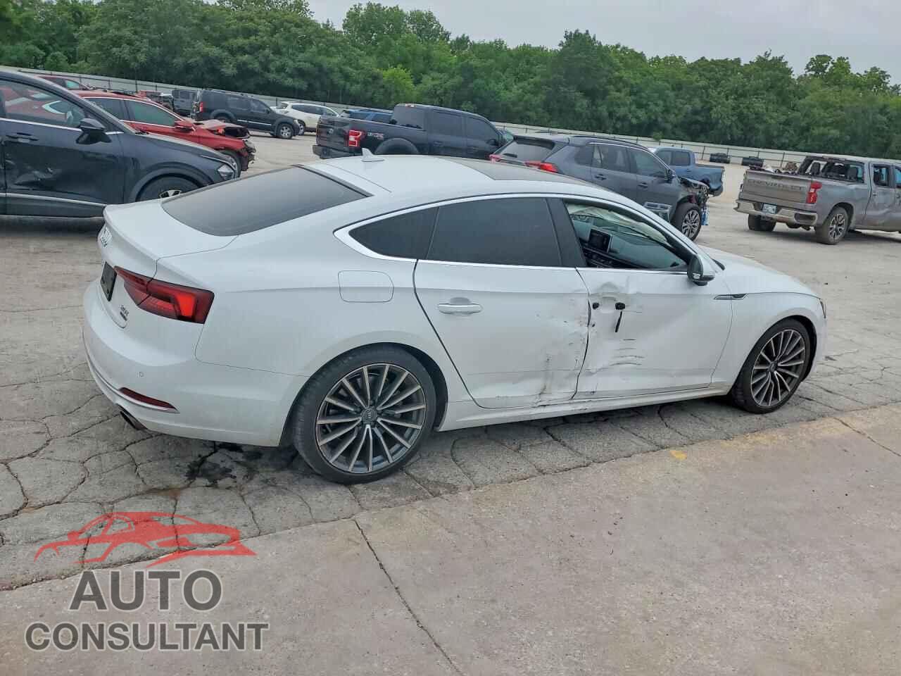 AUDI A5 2018 - WAUBNCF56JA129660