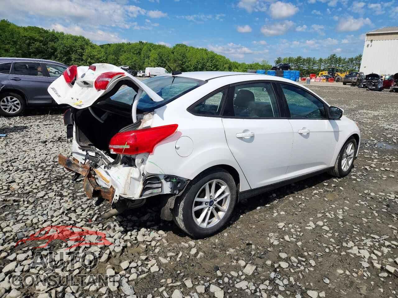 FORD FOCUS 2015 - 1FADP3F22FL384092