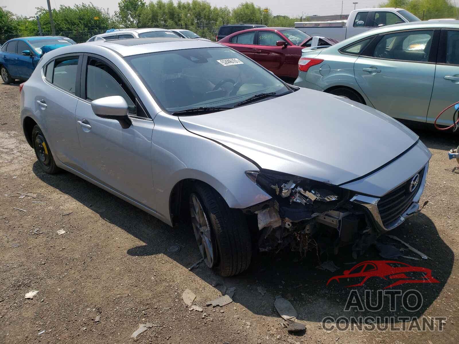 MAZDA 3 2018 - 3MZBN1L38JM191068