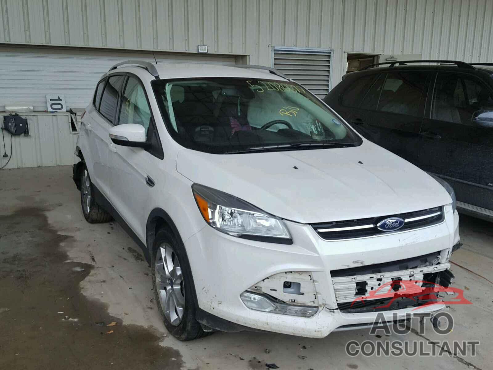 FORD ESCAPE 2015 - 1FMCU0J92FUA83572