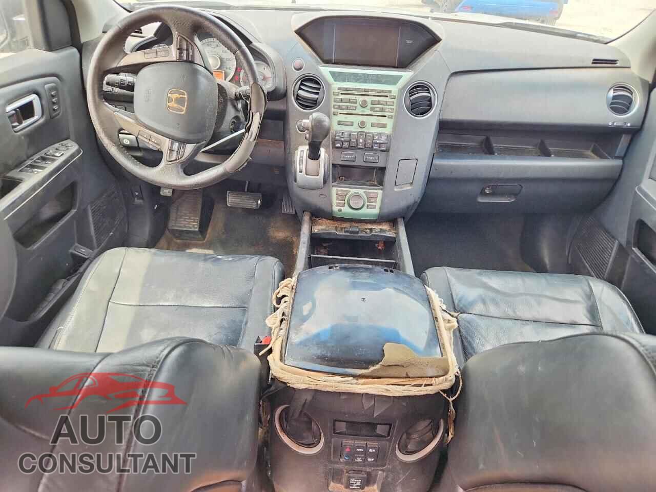 HONDA PILOT 2011 - 5FNYF4H92BB001070