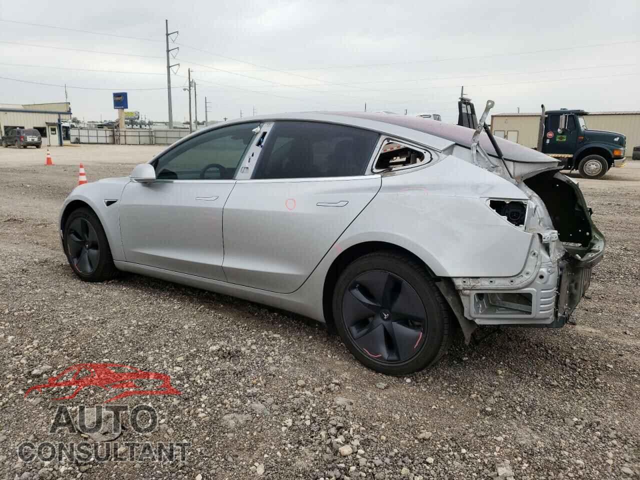TESLA MODEL 3 2018 - 5YJ3E1EA5JF008779