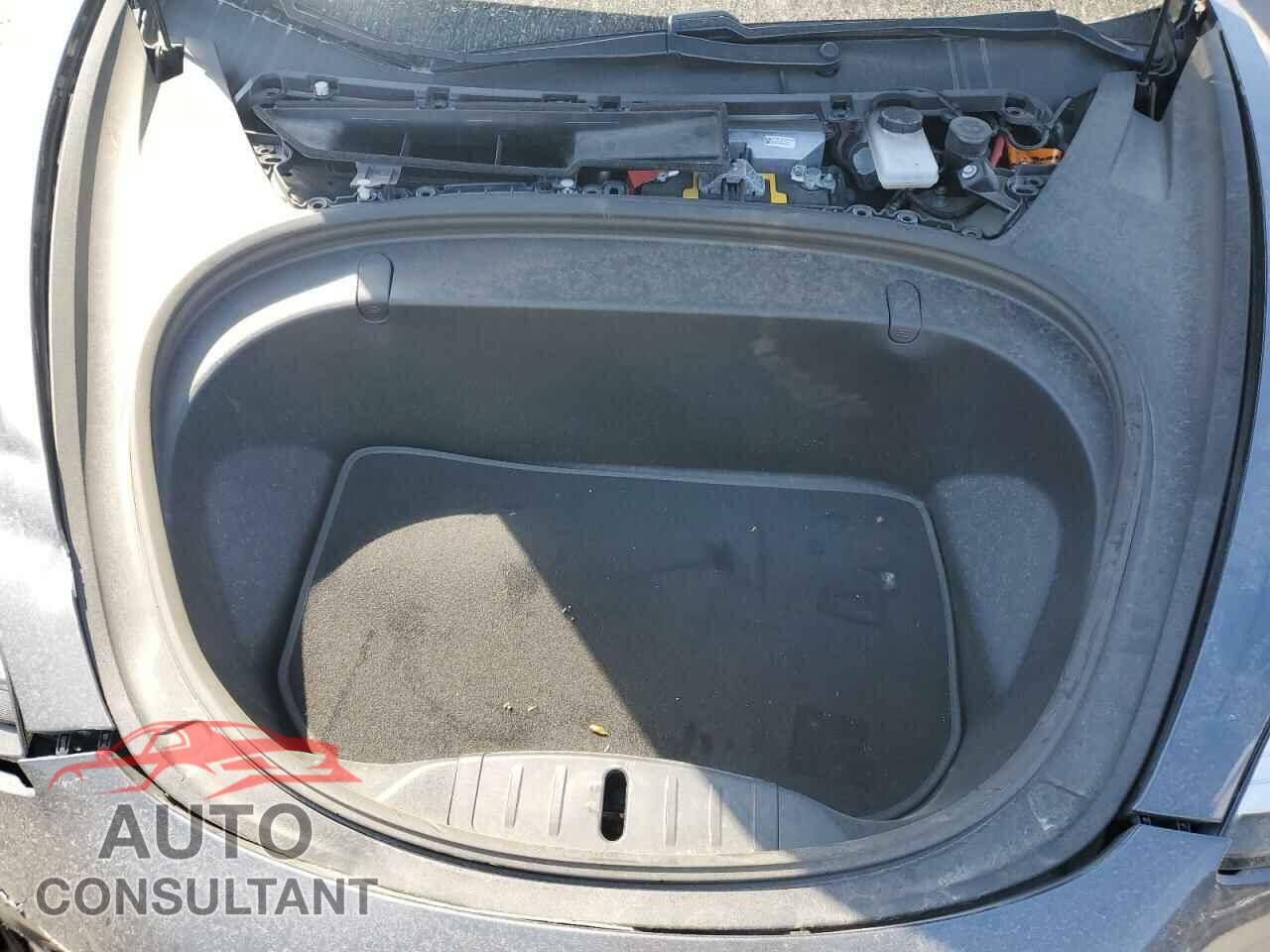 TESLA MODEL 3 2018 - 5YJ3E1EA7JF033876