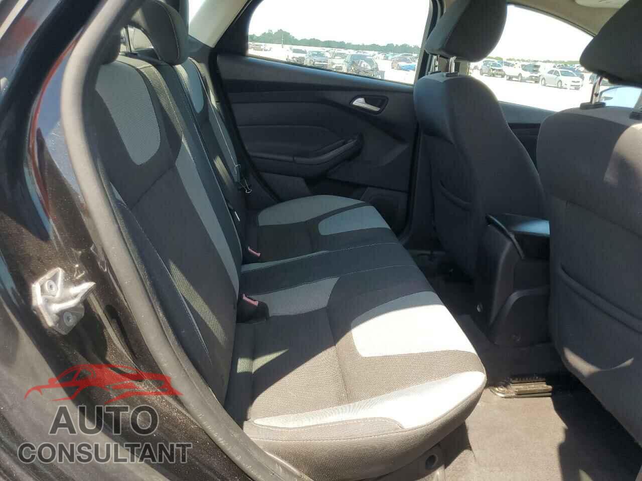 FORD FOCUS 2014 - 1FADP3F21EL388178