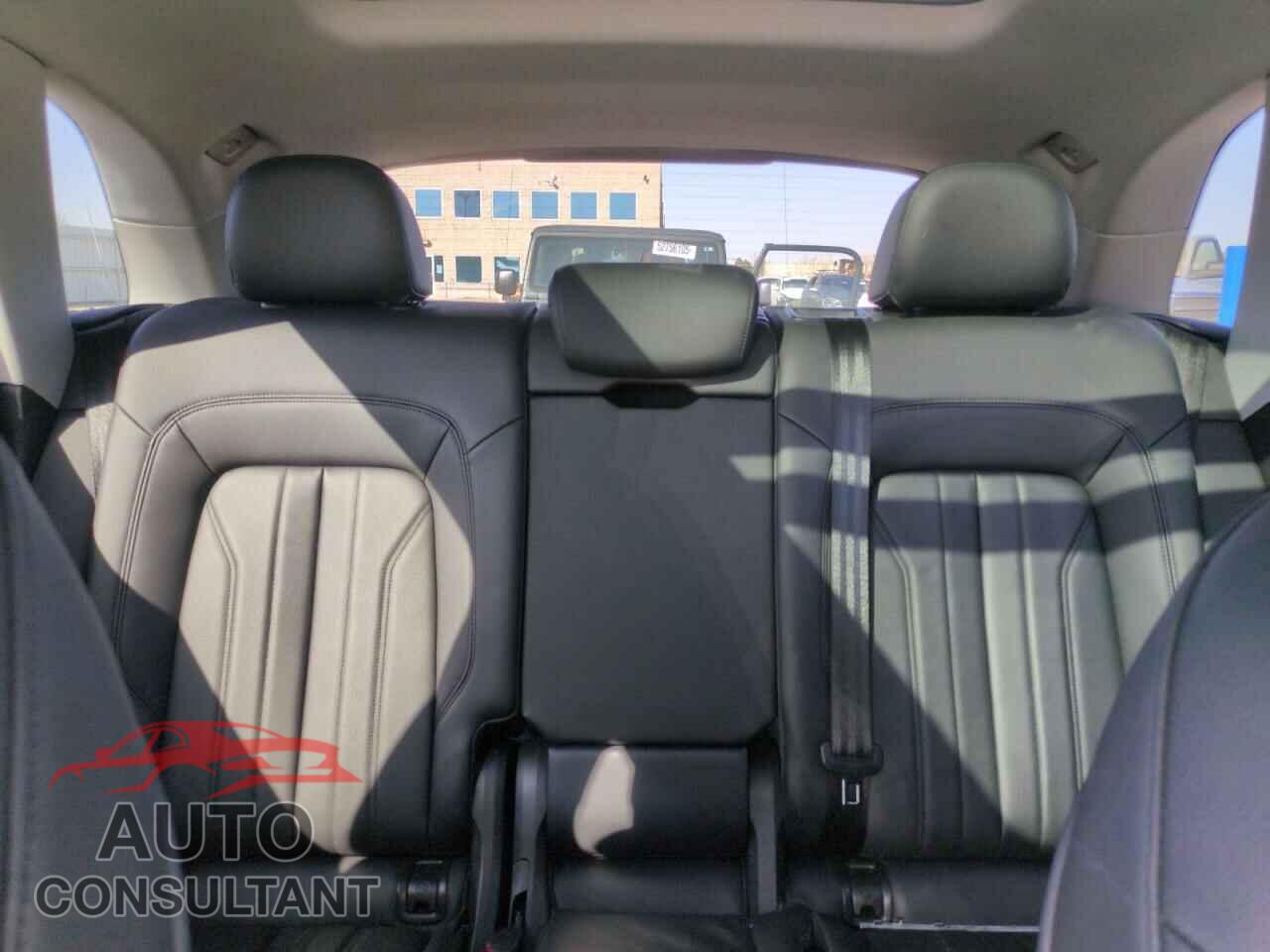 AUDI Q5 2018 - WA1BNAFY4J2024928