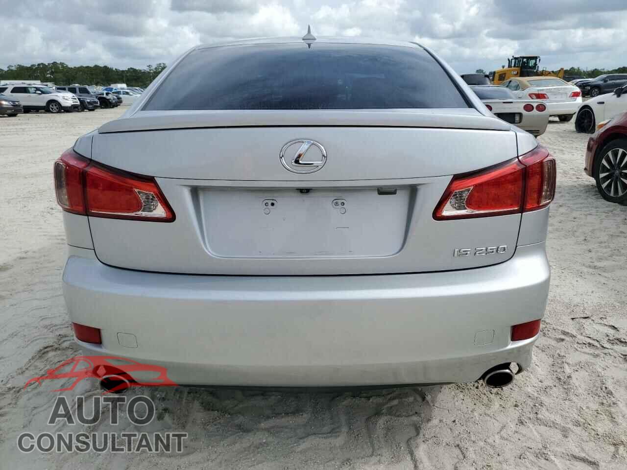 LEXUS IS 2011 - JTHBF5C28B5149052