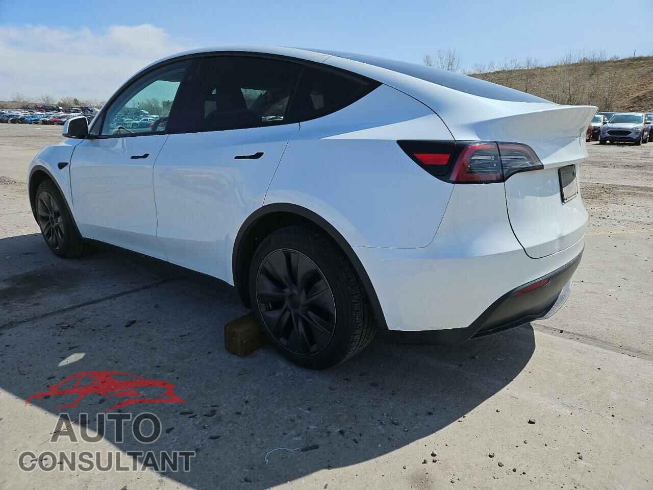 TESLA MODEL Y 2024 - 7SAYGAEE7RF205700