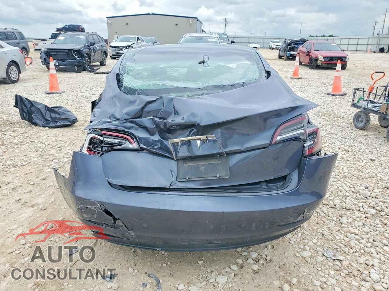 TESLA MODEL 3 2021 - 5YJ3E1EA2MF047124
