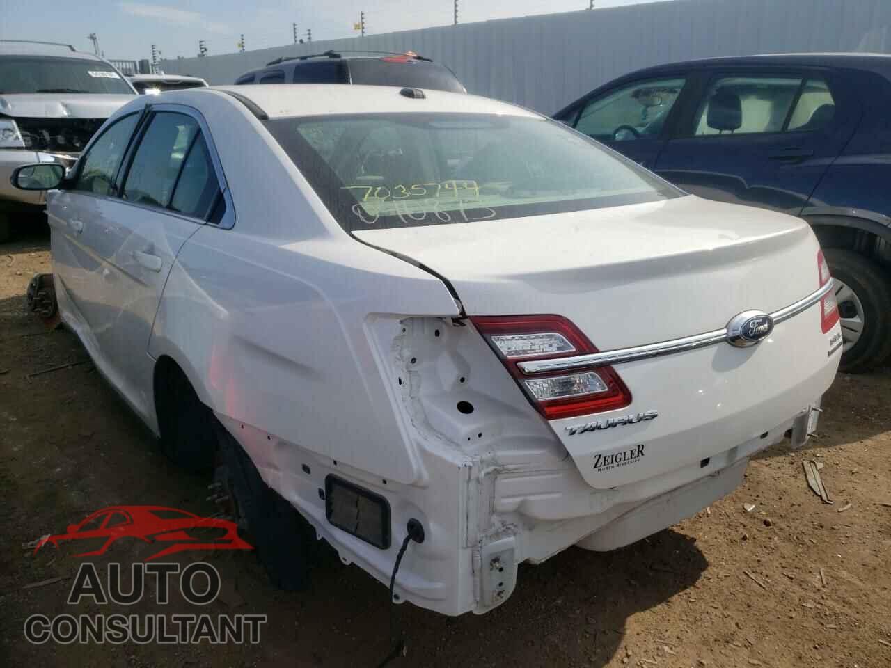 FORD TAURUS 2018 - 1FAHP2E89JG143150