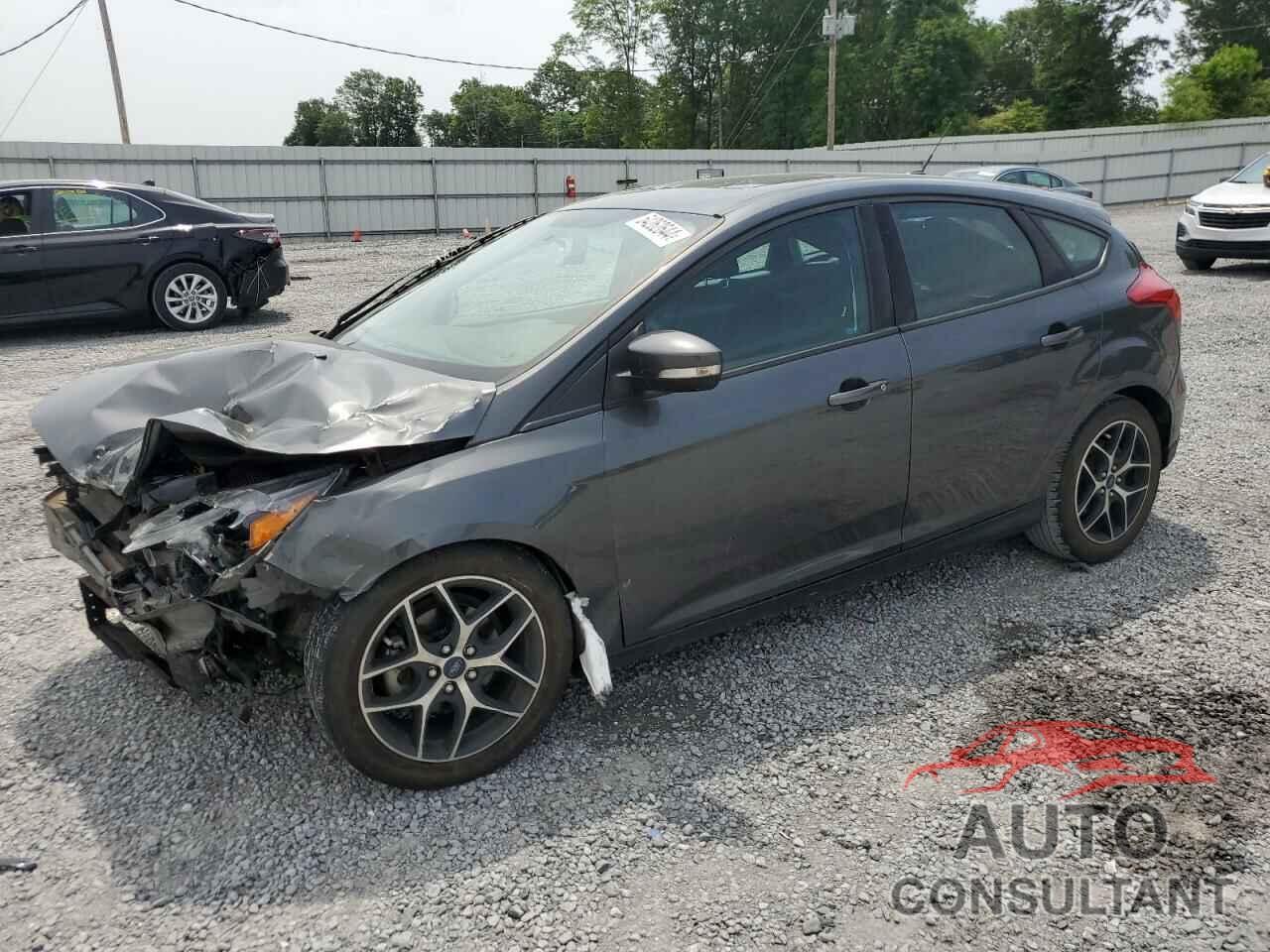 FORD FOCUS 2017 - 1FADP3M22HL227572