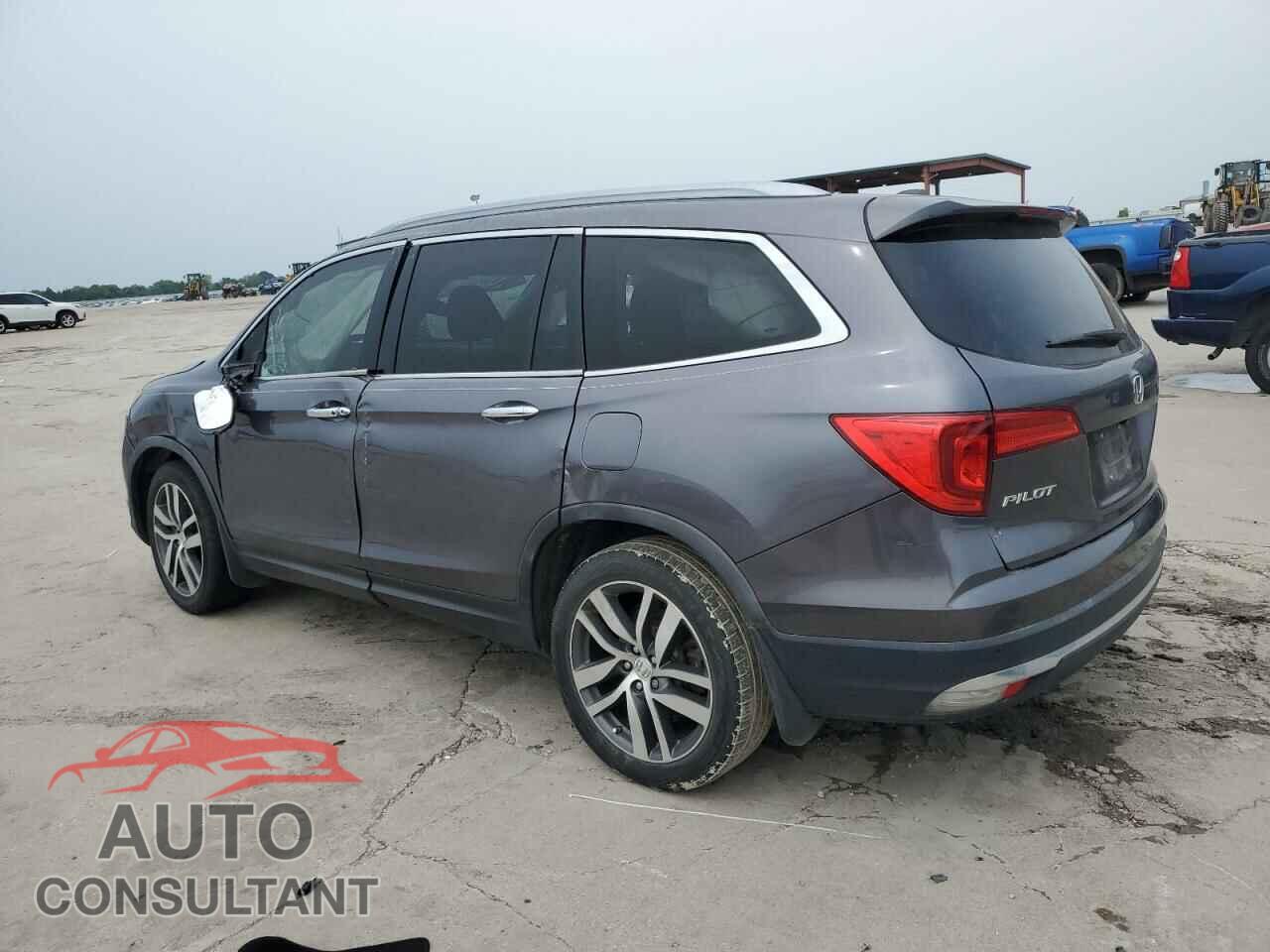 HONDA PILOT 2017 - 5FNYF5H97HB026870