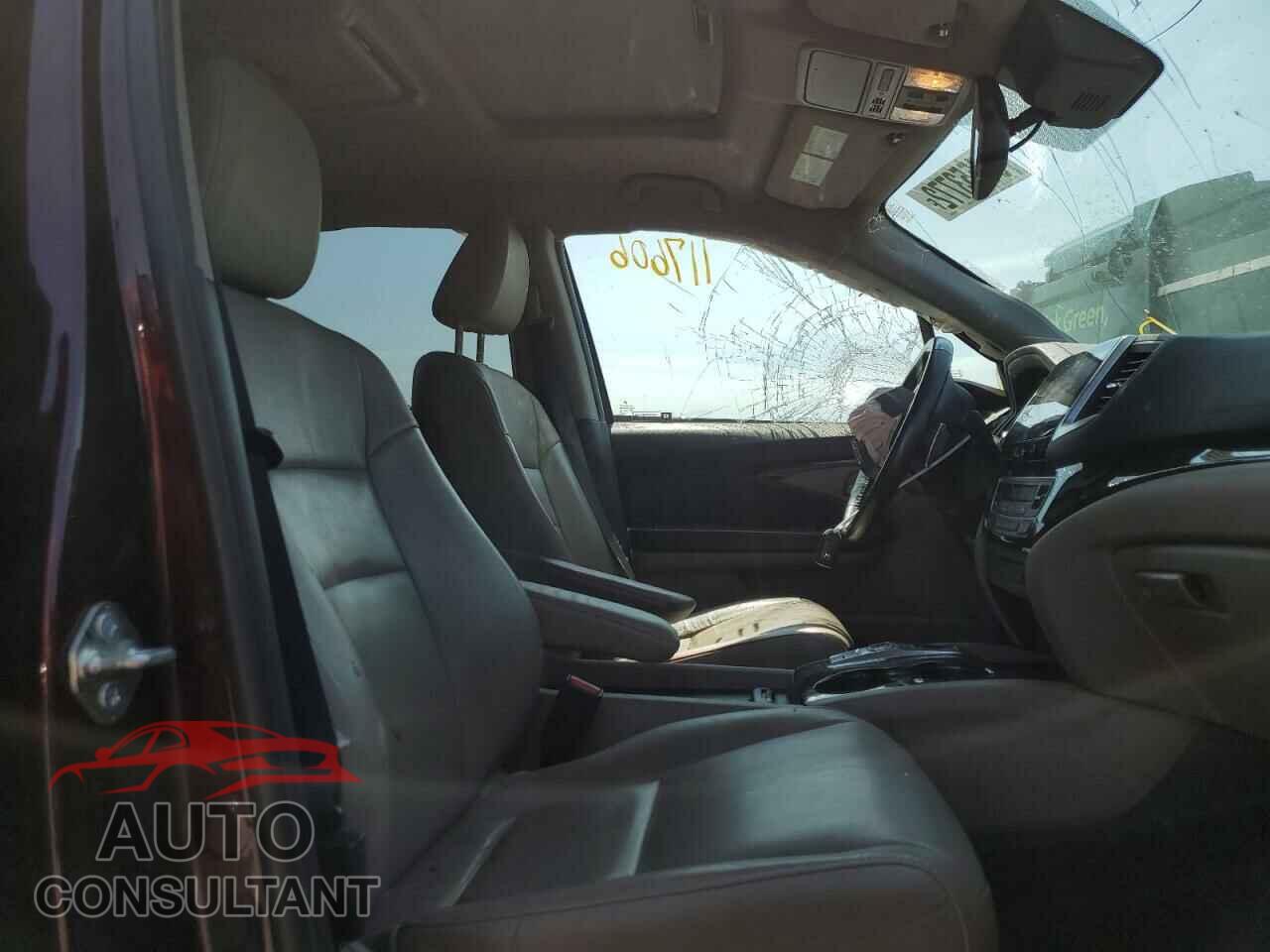 HONDA PILOT 2016 - 5FNYF5H92GB051240