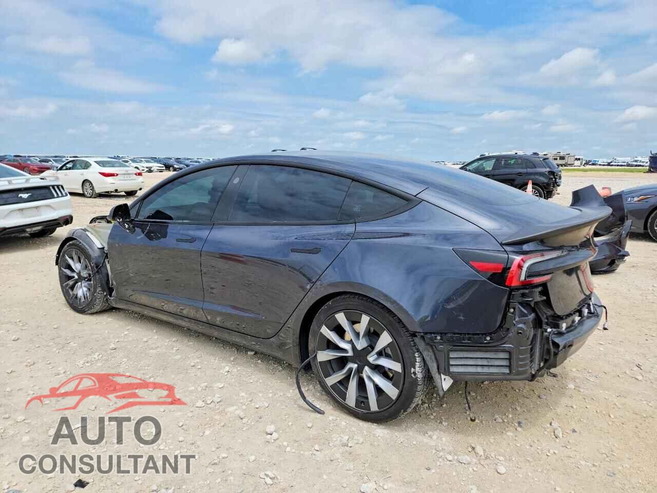 TESLA MODEL 3 2024 - 5YJ3E1EB1RF801677