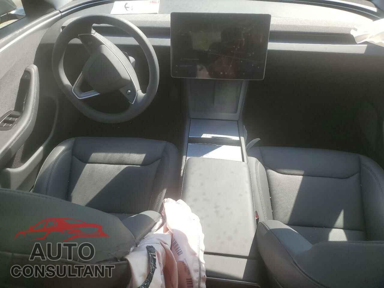TESLA MODEL 3 2024 - 5YJ3E1EA4RF736489