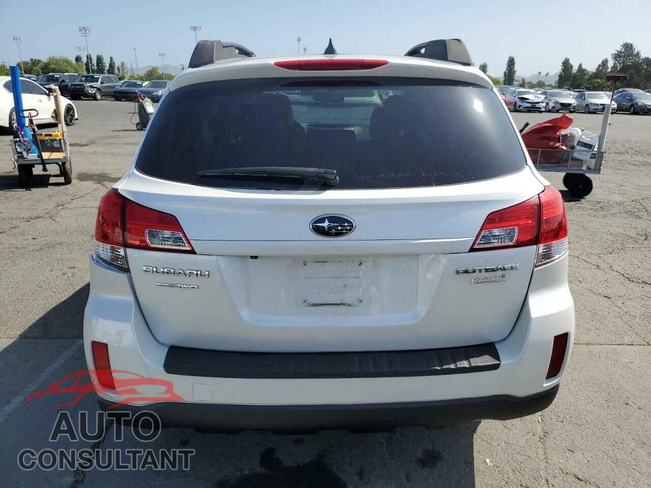 SUBARU OUTBACK 2011 - 4S4BRBKC2B3355248