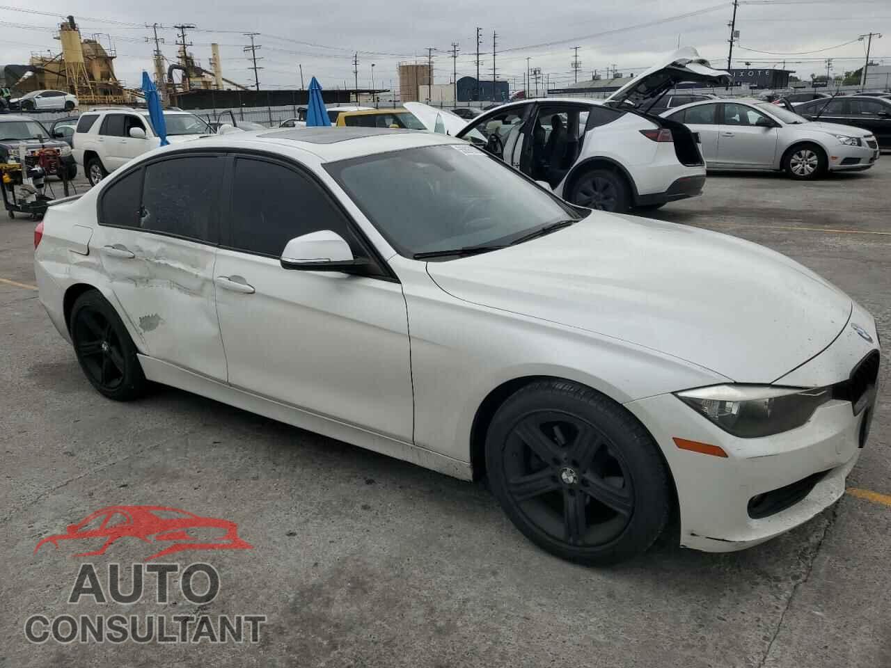 BMW 3 SERIES 2013 - WBA3C1C58DF436922